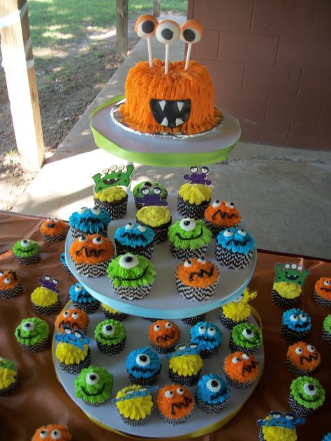 Monster themed 1st birthday https://www.facebook.com/confectionsofamadhousewife Monster Birthday Party Food Ideas, Monster Birthday Party Ideas, Monster Party Ideas, Monster First Birthday, Little Monster Birthday, Monster 1st Birthdays, Monster Birthday Party, First Bday Ideas, Monster Birthday Parties