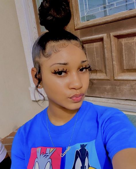 Top Knot Bun, Knot Bun, Edges Hair, Girls Hairstyles Braids, Natural Hair Styles Easy, Slick Hairstyles, Hair Ponytail Styles, Hair Laid, Ponytail Styles