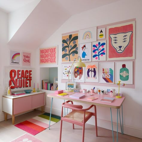 Aesthetic At Home, Home Studio Ideas, Danish Pastel Aesthetic, Chic Garden, Art Studio Room, Home Working, Traditional Office, Childrens Quilts, Office Colors