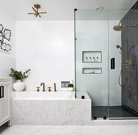 30 Gorgeous Bathroom Shower Ideas We're Swooning Over Bathroom Tub Shower Combo, Bathroom Renovation Diy, Master Bath Shower, Diy Bathroom Makeover, Bathroom Tub Shower, Bathroom Tub, Diy Bathroom Remodel, Tub Shower Combo, Bathroom Layout