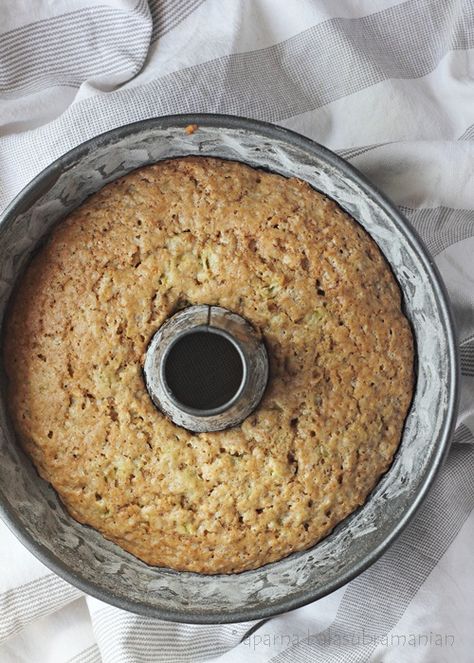 A Bundt cake studded with green tomato pieces, golden raisins and spiced with masala chai spice powder. Perfect with a cup of coffee or tea. Green Tomato Cake Recipe, Green Tomato Cake, Tomato Cake, Green Tomato Recipes, Savory Cakes, Garden Cooking, Golden Raisins, Savoury Baking, Masala Chai