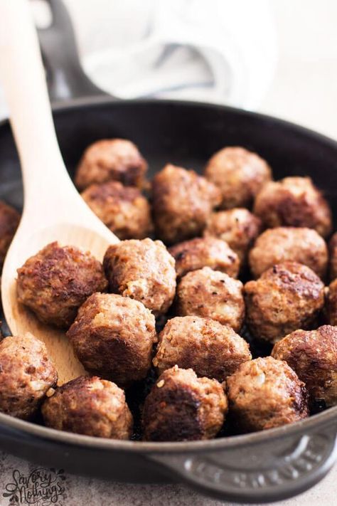 Learn how to make meatballs from scratch! Made with ground beef, breadcrumbs, egg and seasoning, you can cook them right away or freeze for easy meal prep! Meatballs From Scratch, Cooking Frozen Meatballs, Easy Italian Meatballs, Homemade Meatballs Easy, Frozen Meatball Recipes, Homemade Meatballs Recipe, Ground Beef Meatballs, Freezable Meals, How To Make Meatballs