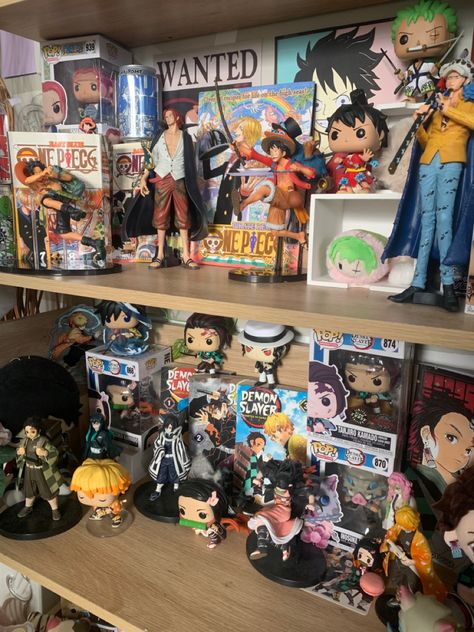 Anime figures Anime Figures Display Ideas, Anime Theme Bedroom, Anime Figures Collection Display, Anime Themed Room, Anime Shelves, Cuartos Ideas, Demon Slayer Figures, Anime Shelf, Manga Shelf