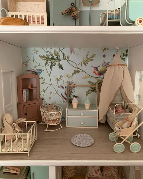 #passionmaileg on Instagram | Hashtags Le Toy Van Dollhouse, Diy Furniture Dollhouse, Maileg Dollhouse Ideas, Doll House Interior, Doll House Makeover, Maileg House, Maileg Dollhouse, Cottagecore Baby, Dollhouse Renovation