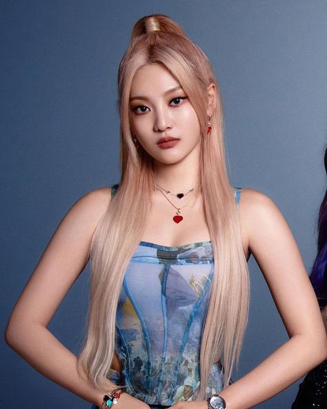 — ‎🍡 ‎⋆ ໋֢ aespa, ningning ‎♥ #kpop #aespa #ningning Ning Ning, Beauty Pop, Hair Color Pink, Pinterest Girls, Pink Hair, South Korean Girls, Hair Inspo, Black Hair, Strapless Top