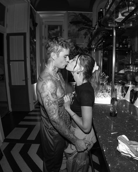 Bieber Hailey, Hayley Bieber, Hailey Bieber Outfits, Justin Bieber Wallpaper, Justin Hailey, Cutest Couple Ever, Justin Bieber Pictures, Justin Beiber, Famous Couples