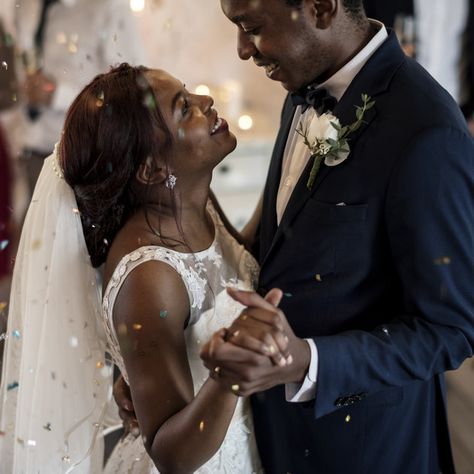 11 Amazing Love Songs You Always Hear At A Black Wedding Dancing Wedding, Wedding Ides, How To Dance, Oufits Casual, Wedding Etiquette, Second Weddings, Couple Dancing, Wedding Music, Wedding Songs