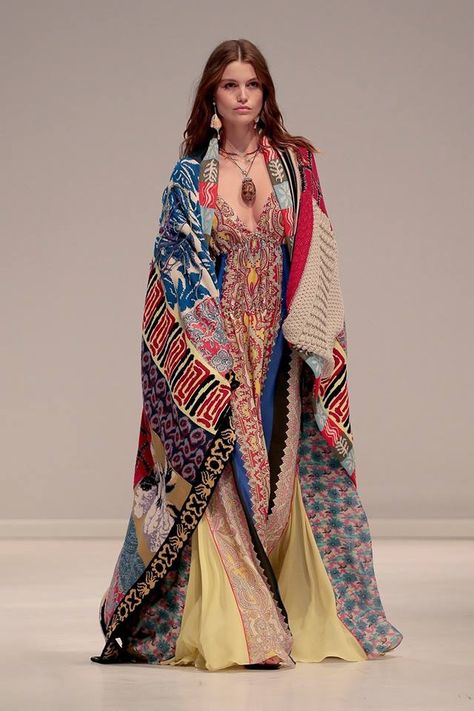 Ac 130, Bohemian Winter, Spiritual Style, Harry Clarke, Kaftan Designs, Culture Fashion, Art Ceramics, Creation Couture, Bohemian Rhapsody