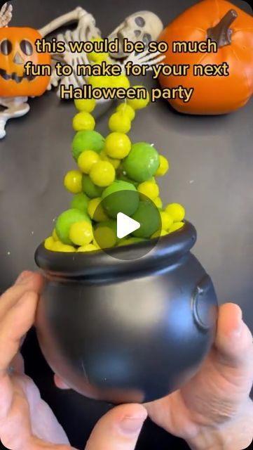 Mini Cauldron Ideas, Witch Cauldron Craft, Bubbling Cauldron Diy, Witches Cauldron Diy, Cauldron Decoration Ideas, Bubbling Potion, Kids Halloween Activities, Cauldron Craft, Easy Kids Crafts