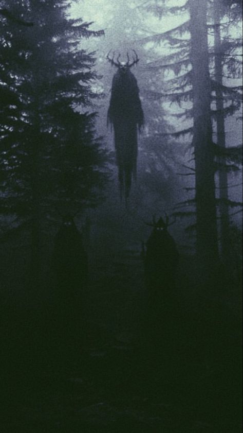 Creatures Of The Night Aesthetic, Uncanny Valley Monster, Creepy Cool Wallpapers, Cryptozoology Wallpaper, Wendigo Real, Hunted Aesthetic, Monster Aesthetic Creature, Deer Horror, Folk Horror Aesthetic