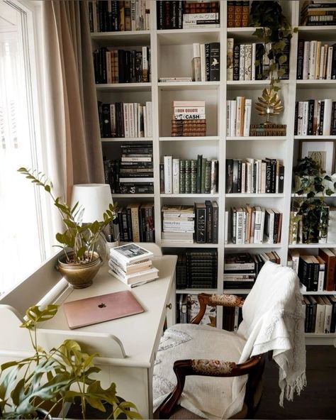 Desk Nook Living Room, Bookshelf Small Room, Desk And Bookshelves In Bedroom, Small Home Office Library, Therapy Office Aesthetic, Small Living Room Office, Office With Books, A Tree Grows In Brooklyn, Studio In Casa