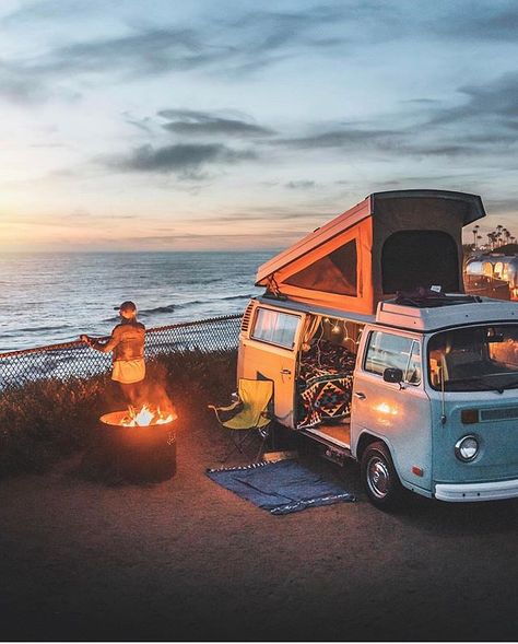 Yah, we’ll take this over the “ocean waves” white noise machine any day. 🚐: @vwsurfari 📷: @kyle.fredrickson Volkswagen Bus Interior, Road Trip Van, Kombi Motorhome, Nature Quotes Adventure, Travel Quotes Wanderlust Adventure, Vw Camper Van, Kombi Home, Volkswagen Van, Vintage Vw Bus