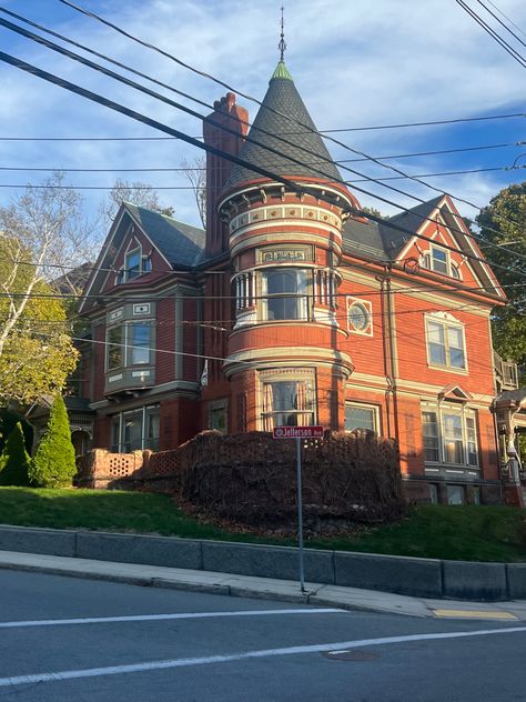 brown earthy house trees nature victorian style Boston Suburbs, Boston Homes, Massachusetts Houses, Beacon Hill Boston, Boston House, Architectural Sculpture, Architecture Old, Boston Massachusetts, Big Houses