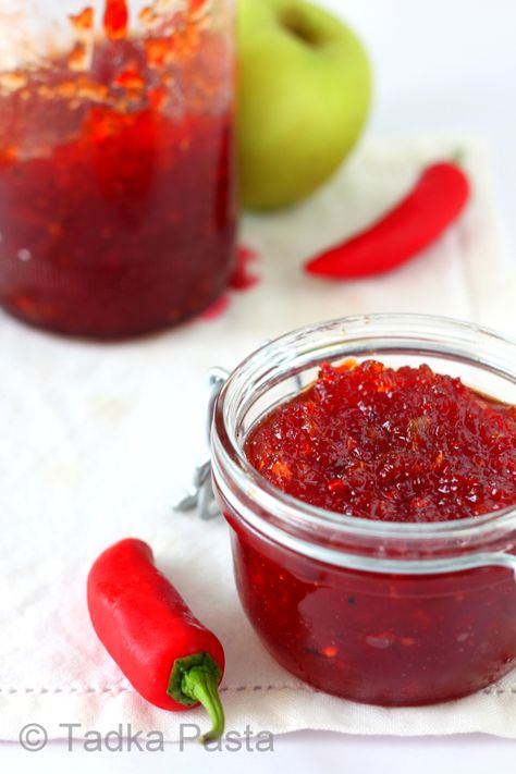 Red Hot Pepper Jelly Stuff Pepper, Pepper Jelly Recipe, Fresno Peppers, Pepper Jelly Recipes, Fresno Chili, Red Pepper Jelly, Jalapeno Jelly, Water Crackers, Hot Pepper Jelly