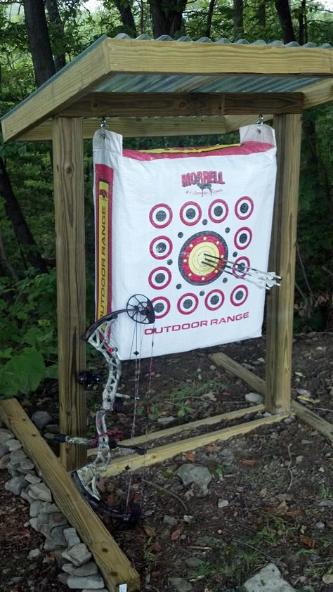 A permanent practice range can make your targets last longer and improve your shooting- build plan. Outdoor shooting is illegal in my city, but I could put something like this in my garage for practice. Archery Target Stand, Diy Archery Target, Diy Archery, Outdoor Shooting Range, Target Stand, Horse Archery, Bow Target, Archery Range, Archery Target