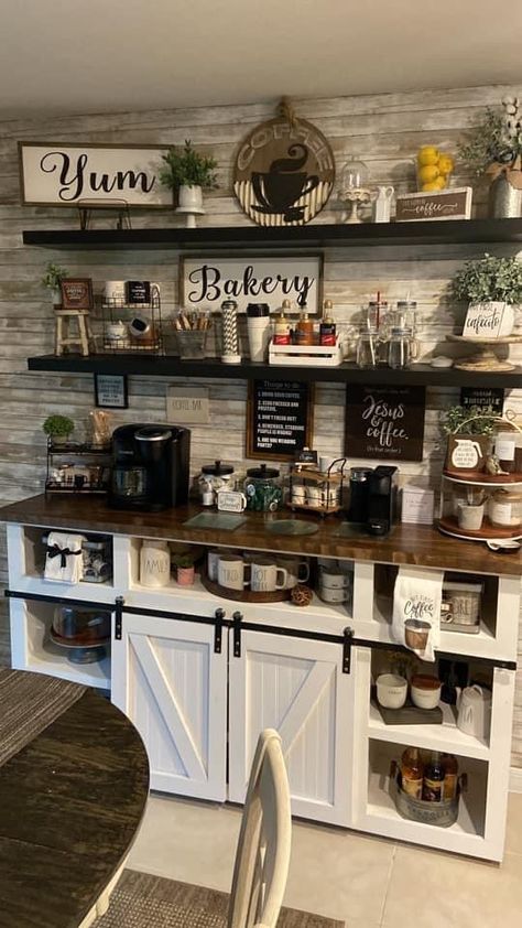 Farmhouse Coffee Corner, Western Coffee Bar Ideas, Bar And Coffee Station Ideas, Coffee Bar Set Up, Rustic Coffee Bar Ideas, Western Coffee Bar, Breakfast Coffee Bar, Farmhouse Coffee Bar Ideas, Farmhouse Dinnerware Sets