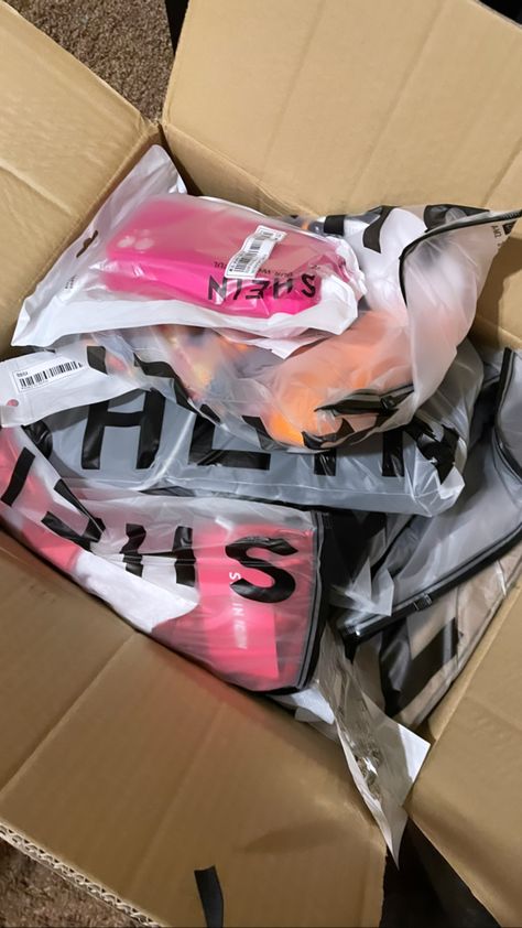 Shopping Asthetics, Shein Order, Shein Shopping, Shein Package, Shein Haul Aesthetic, Shein Aesthetic, Shein Haul, Shopping Pictures, Pink Lifestyle