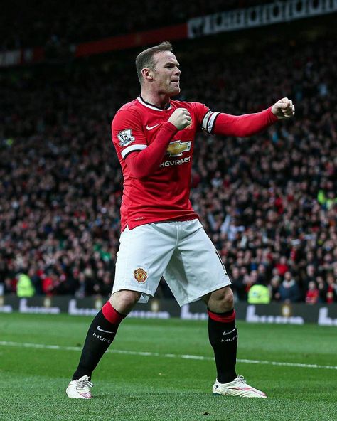 Football Aesthetic, United Wallpaper, Manchester United Legends, Manchester United Wallpaper, Football Images, Foot Ball, Wayne Rooney, Volleyball Outfits, Football Wallpaper