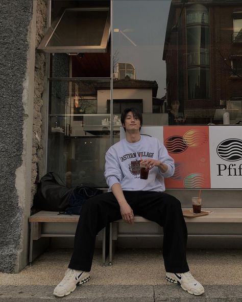 Josh Chen, Japanese Street Fashion Men, Aesthetic Male Outfits, Korean Street Fashion Men, Guys Fashion Casual, Elevator Pitch, Asian Men Fashion, Asian Man, Barcelona Fashion