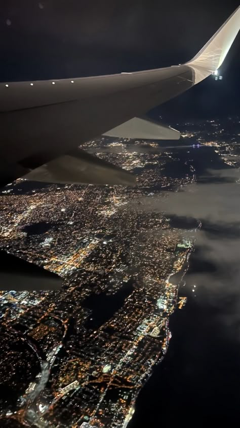 Night Airport Aesthetic, Plane Aesthetic Night, Airport Aesthetic Night, Plane View Night, Airport Wallpaper, Wallpaper Airplane, Plane Wallpaper, Plane Aesthetic, Airplane Aesthetic