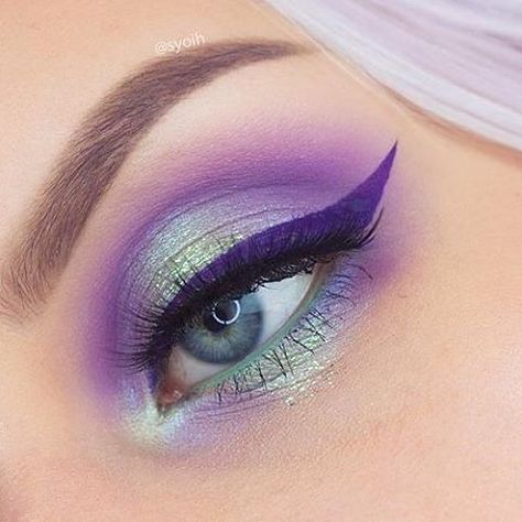 Frosty mint and electric purple hues work together simultaneously to create this extraordinary look! @syoih used: •Hopscotch •Wisteria •Blacklight •Fantasy •Mint Find them all through the link in the bio! Drag Make-up, Unicorn Makeup, Beauty Make-up, Makijaż Smokey Eye, Colorful Eye Makeup, Makeup Hacks, Eye Makeup Art, James Charles, Makeup Geek