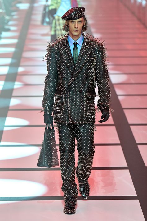 Gucci Fall 2022 Ready-to-Wear Fashion Show Collection: See the complete Gucci Fall 2022 Ready-to-Wear collection. Look 80 Gucci Menswear Runway, Men Fashion 2024, Runway Fashion Men, Gucci Fashion Week, Jjba Fashion, Gucci Fall 2022, Menswear 2022, Gucci 2022, Cactus Fashion