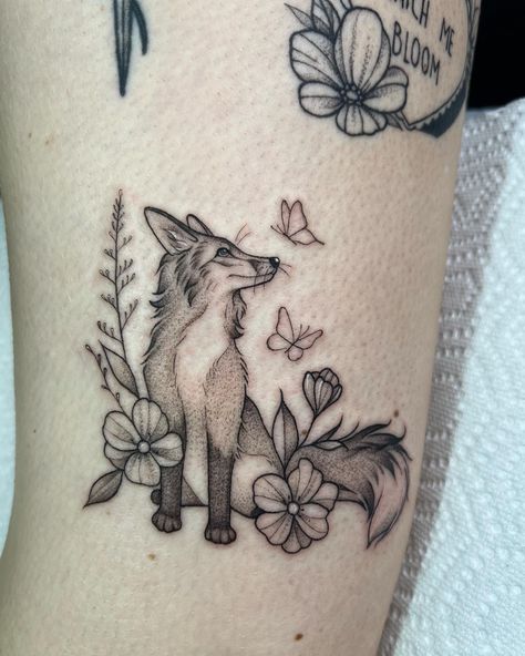 Fox Bicep Tattoo, Fox Memorial Tattoo, Raccoon With Flowers Tattoo, Forest Fox Tattoo, Girly Fox Tattoo, Leaping Fox Tattoo, Fox Wrist Tattoo, Cute Wolf Tattoo For Women, Fox Nature Tattoo