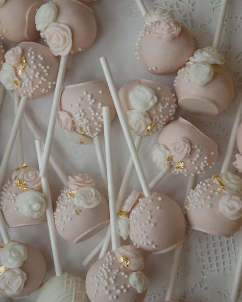 Bridal Cake Pops, Bridal Shower Treats, Bridal Cake, Cake Pop Designs, Cake Pop Decorating, Wedding Cake Pops, Chocolate Covered Treats, Bridal Shower Cake