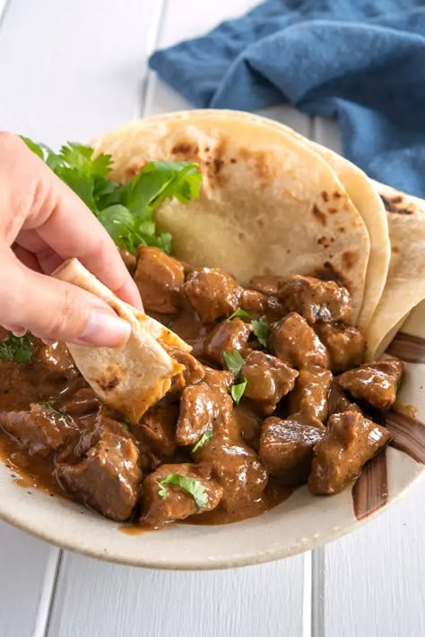 Mexican Carne Guisada Recipe, Mexican Carne Guisada, Guisada Recipe Mexican, Easy Carne Guisada Recipe, Carne Guisada Recipe Mexican, Guisada Recipe, Mexican Beef Stew, Bread Dinner, Carne Guisada