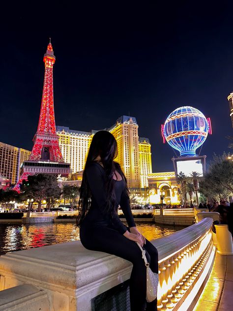 Vegas Friend Pictures, Vegas Birthday Pictures, Las Vegas Black Women, Cute Outfits For Las Vegas, Last Vegas Outfit, Summer In Las Vegas Outfits, Poses In Vegas, Pictures To Take In Las Vegas, Pictures To Take In Vegas