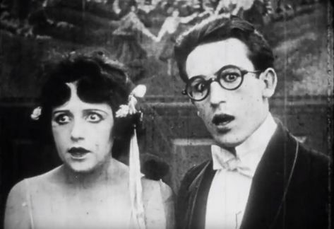 Bebe Daniels, Famous Duos, Harold Lloyd, Danganronpa Funny, Male Pose Reference, Male Poses, Silent Film, Art Poses, Old Movies