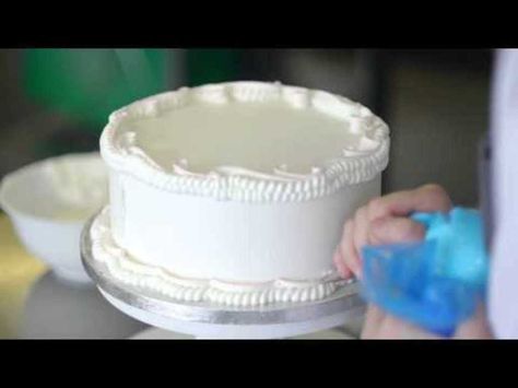 Wedding Cake Icing, Decorating A Cake, Royal Frosting, Royal Icing Cakes, Cake Decorating Icing, Icing Cake, Icing Design, Cake Piping, Cake Frosting Recipe