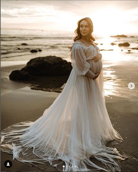 Modest Maternity, Beach Maternity Pictures, Maternity Beach, Maternity Photography Poses Outdoors, Baby Moon, Maternity Photography Poses Pregnancy Pics, Maternity Ideas, Beach Session, Maternity Photography Poses