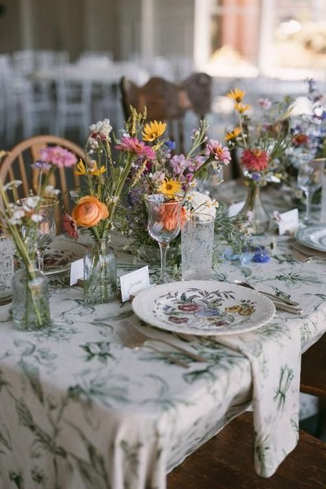 Mismatched Wedding Table Decor, Wedding Table Eclectic, Garden Party Tablecloth, Whimsical Table Setting Wedding, Cottagecore Wedding Table Setting, Vintage Wedding Round Table Settings, Thrifted Table Cloth Wedding, Vintage Floral Table Setting, Mismatched Plates Table Setting Wedding