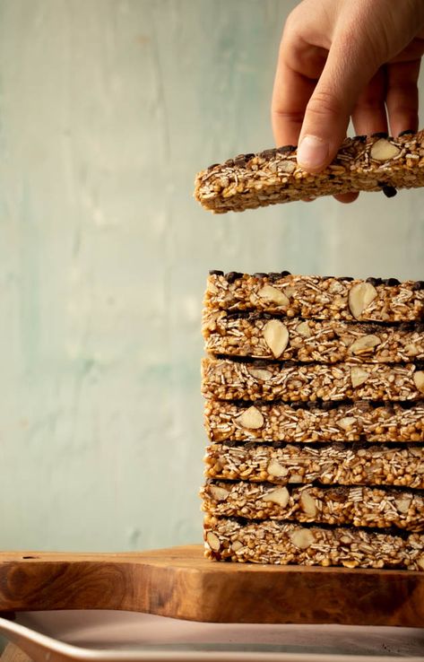 Quinoa Granola Bars, Quinoa Snacks, Quinoa Bars, Quinoa Granola, Puffed Quinoa, Sugar Free Snacks, Baking School, Kid Friendly Snack, Puffed Rice