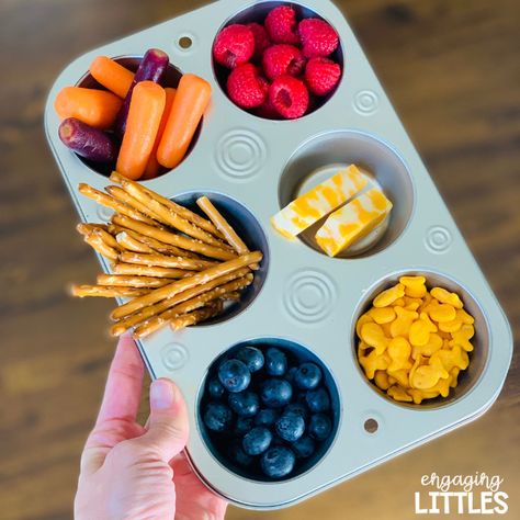 Kids Snack Tray Ideas, After School Snack Tray, Kids Snack Plate, Toddler Snack Board, Snack Tray For Kids, Playdate Snacks, Summer Kids Snacks, Yummy Things To Bake, Preschool Cooking