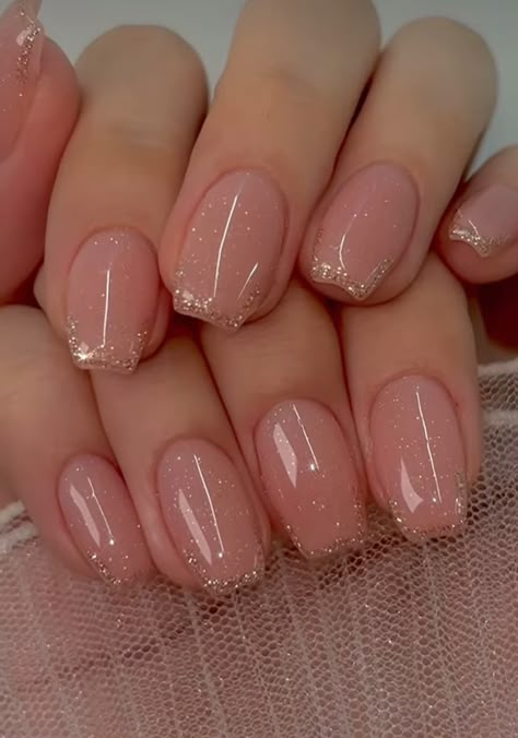 Short Nails Gold Glitter, Short Nails Ideas Elegant, Gold Sparkle Nails Short, Natural Sparkle Nails Acrylic, Neutral Nails For Wedding Guest, Gliterry Nail, Short Formal Nails, Soft Gel Nails Design Classy, Ombre Nails With Sparkle