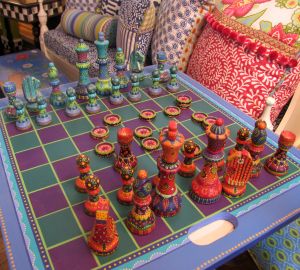 Hand Painted Chess Pieces, Painted Chess Pieces, Painted Chess Set, Painted Chess Board, Chess Pictures, Quirky Pottery, Hand Painted Chess Set, Chess Boards, Polymer Art