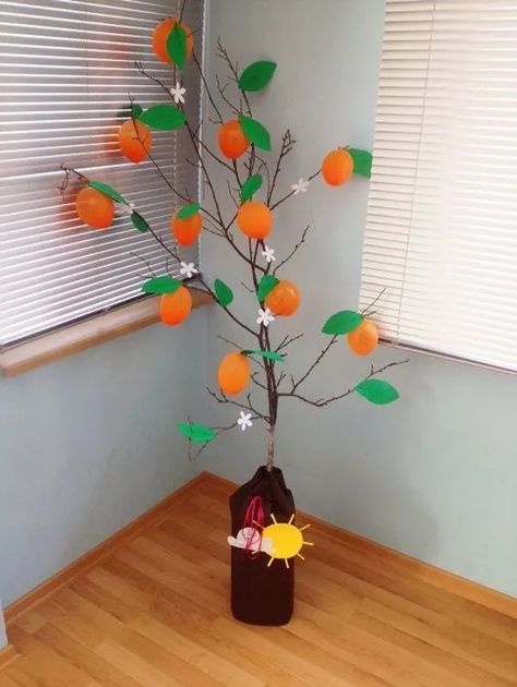 Easter Crafts For Children, Giant Bubble Wands, Crafts For Children, Orange Craft, Easter Craft Projects, Fruit Crafts, Fun Easter Crafts, Orange Balloons, Fun Summer Activities