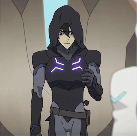 Keith in his Blade of Marmora uniform suit armor in his hood from Voltron Legendary Defender Blade Of Marmora, Keith Voltron, Keith Kogane, Form Voltron, Voltron Fanart, Voltron Klance, Voltron Legendary Defender, The Last Airbender, Dreamworks