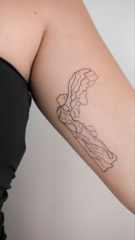 Nike Angel Tattoo, The Louvre Tattoo, Nike Of Somathrace Tattoo, Statue Of Venus Tattoo, Nike Sculpture Tattoo, Athena Nike Tattoo, Athena Sculpture Tattoo, Minimalist Statue Tattoo, Athena Line Tattoo