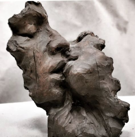 Human Sculpture, Sculpture Art Clay, Piece Of Art, Figurative Sculpture, Sculpture Clay, Clay Sculpture, Art Plastique, Art Abstrait, Ceramic Sculpture