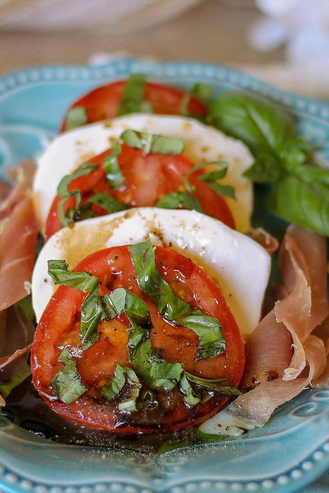 Tomato Mozzarella Salad With Balsamic Dressing Tomato Mozzarella Salad Balsamic, Balsamic Dressing Recipe, Tomato Mozzarella Salad, Suddenly Salad, Tomato Mozzarella Basil, Simple Salads, Tomato Caprese, Salad With Balsamic Dressing, Vegetable Appetizers