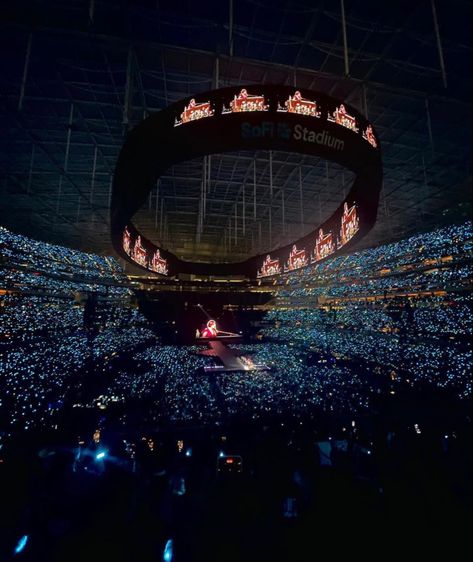 Stadium Aesthetic, Sofi Stadium, Taylor Swift The Eras Tour, Stadium Tour, Best Artist, Cute Photos, Eras Tour, Taylor Swift, Swift