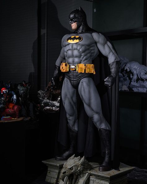 SDZ | SDZ Batman 1:1 life-size | Instagram Batman Statue, Batman Suit, Batman Concept, Batman The Dark Knight, The Batman, Bat Family, May 27, Dark Knight, Life Size