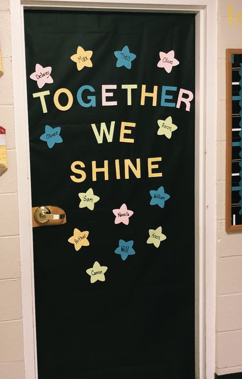 Classroom door Classroom Billboard Ideas, Inside Classroom Door Decor, Kinder Door Decoration, Door Decoration Ideas For Preschool, Simple Classroom Door Decor, Easy Door Decorations Classroom Simple, Elementary Classroom Door Decor, Class Door Decoration Ideas For Preschool, Simple Classroom Door Ideas