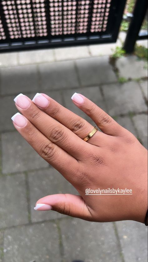 Small Nails Ideas Winter, Small French Nails, Acrylic Dip Nails Powder, Pink Nails Winter, White Pink Nails, Nails Ideas Winter, Blush Pink Nails, G Nails, Organic Nails