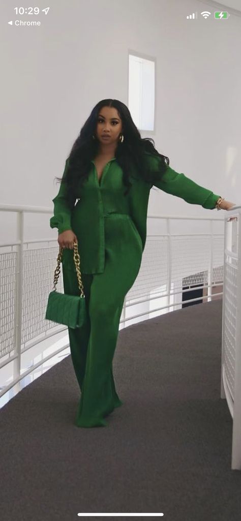 Monochrome Outfits Black Women, Sophisticated Casual Outfits Black Women, Monochromatic Outfit Aesthetic Black Women, Green Shoes Outfits For Women, Green Combo Outfit, Green Outfit Black Woman, Winter Brunch Outfit Classy, Modest Outfits Black Women, Modest Baddie Outfits