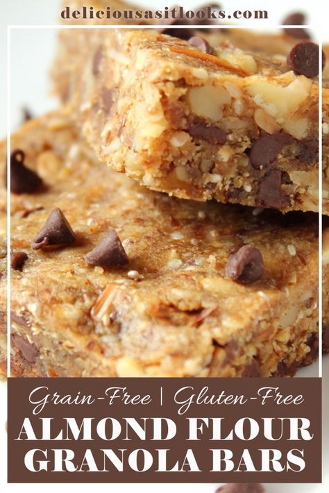 Almond Flour Granola Bars - Delicious as it Looks Almond Flour Breakfast Bars, Paleo Granola Bars, Muesli Bar Recipe, Gluten Free Granola Bars, Soft Granola, Granola Cookies, Energy Bars Recipe, Grain Recipes, Healthy Granola Bars