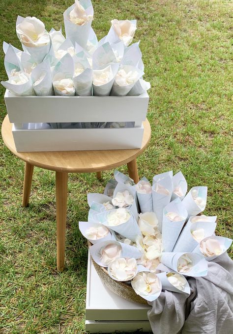 Wedding ceremony petal cones Rose Petal Cones Wedding, Diy Petal Toss Cones, Rose Petal Cones, Flower Petal Cones, Petal Station Wedding, Rose Petal Toss Wedding, Petal Cones Wedding, Petal Wedding Aisle, Grass Wedding Ceremony